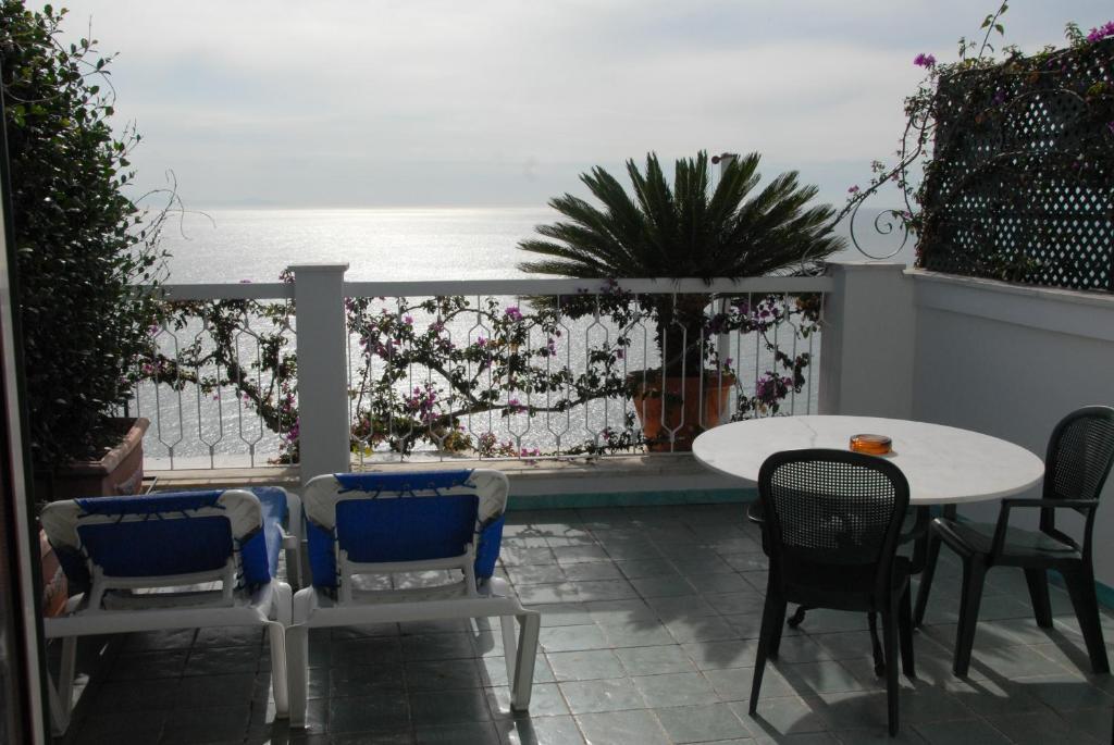 Hotel Bellevue Suite Amalfi Room photo